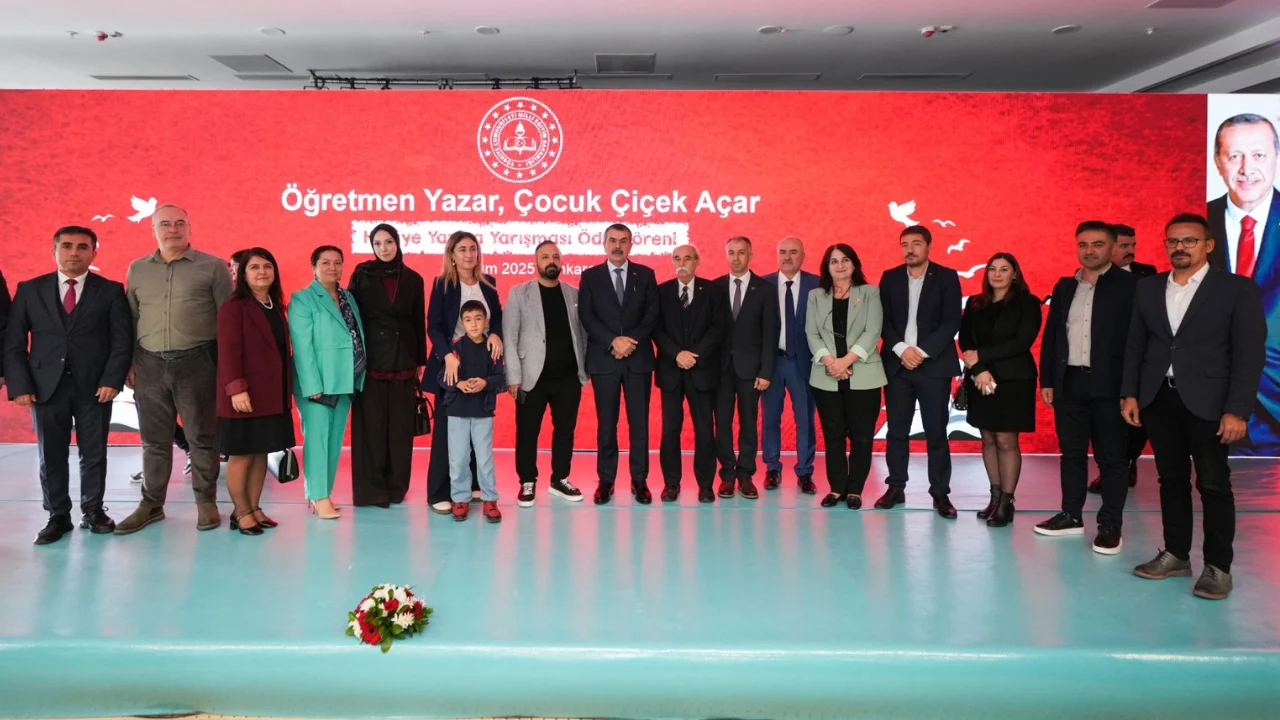 ’Öğretmen, Yazar; Çocuk Çiçek Açar’ Yarışmasında Ödüller Sahiplerini Buldu